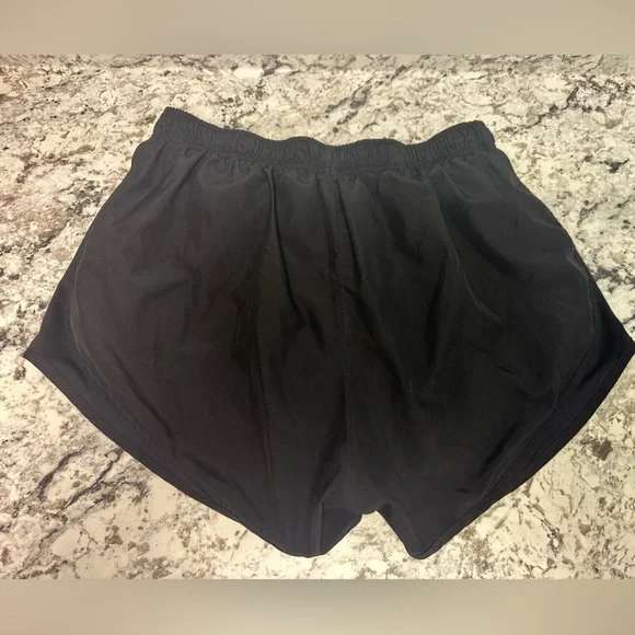 All black Nike shorts - Picture 4 of 4